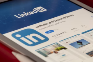 LinkedIn je postao novi Facebook: trošimo život na „personal branding“?